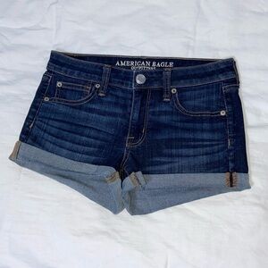 Women’s American Eagle dark blue super‎ stretch roll up hem Jean shorts size 4